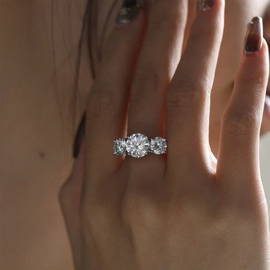 3ct Round Cut Moissanite Solitaire Engagement Ring with Side Stones