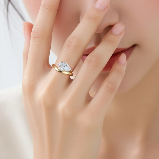 Pear cut bypass engagement ring in 14K gold with 1.30ct lab-grown diamond