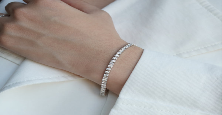 The Timeless Appeal of Tennis Bracelets: Why You Need One