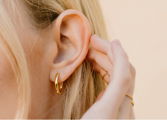 Hoop Earring Buying Guide: How to Choose the Perfect Pair for You