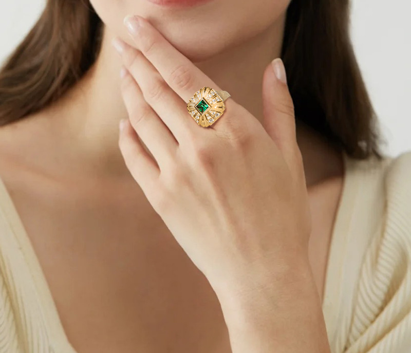 Christmas Garnet Ring: A Timeless Holiday Gem