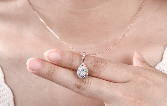 Moissanite Magic: Why It’s the Gemstone of the Future
