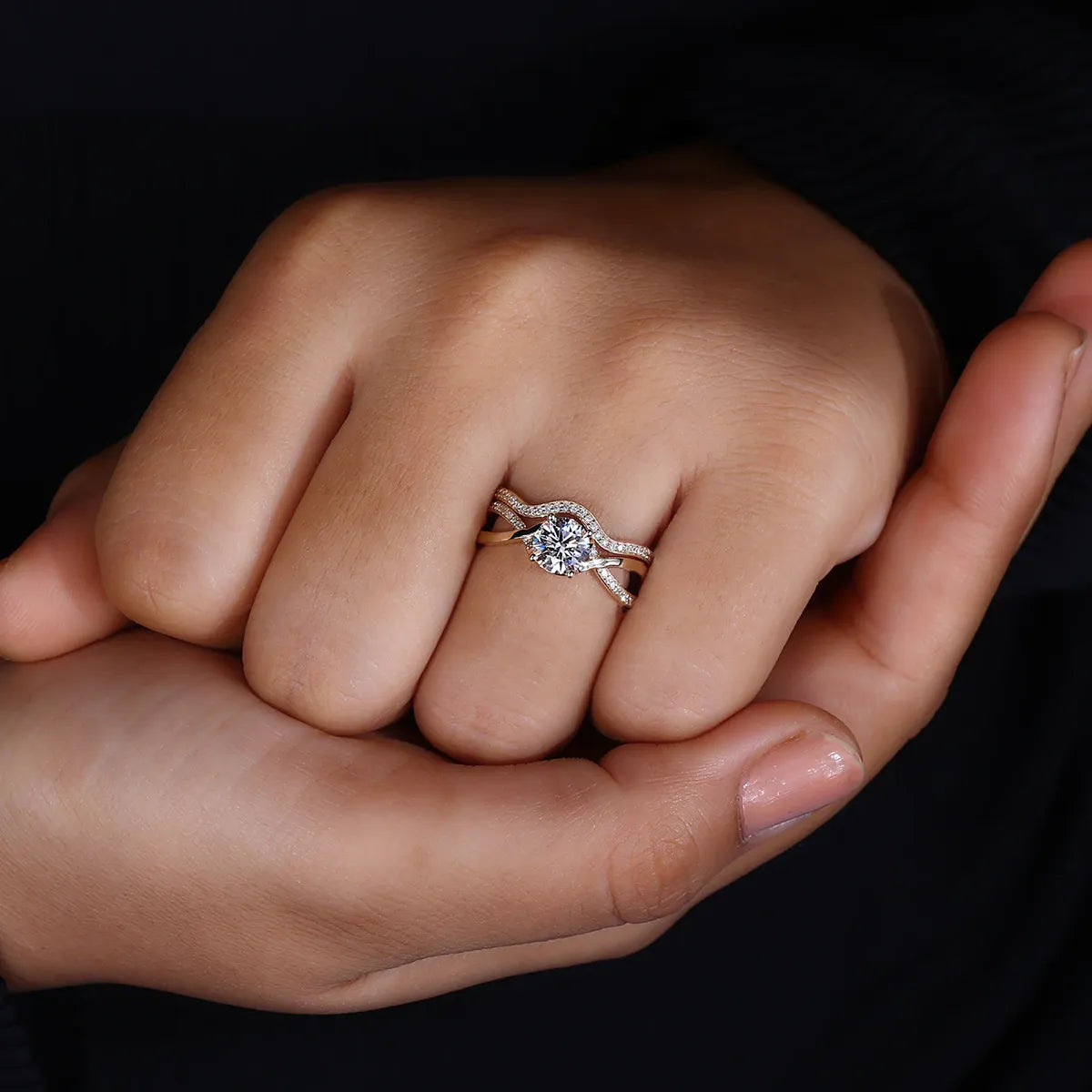 1.2ct round lab-grown diamond twist-shank engagement ring in 14K gold