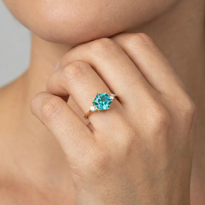 Aurora hexagon trio ring with hexagon-cut lab-grown diamond in 14k gold